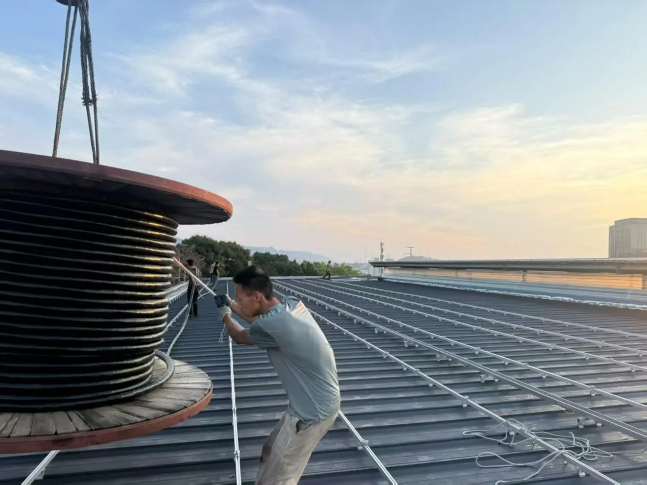 云南曲靖30MW分布式光伏项目:大坡度无级可调支架选型复盘与落地决策指南